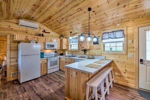 Lakefront Escape With Fire Pit, Trails And Dock!