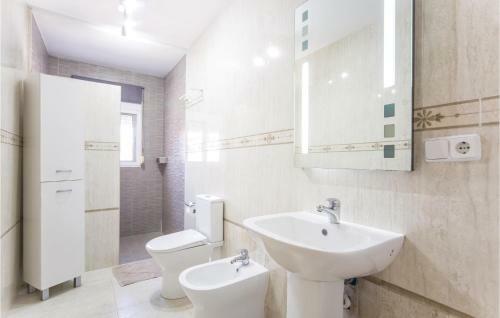 Four-bedroom Holiday Home In Lliria
