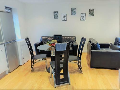 Sidemersey Livings - Two-bedroom Ground-floor Apartment