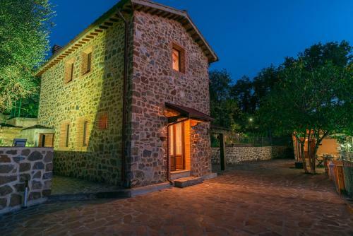 Villa Casale Montegiovi 6&4