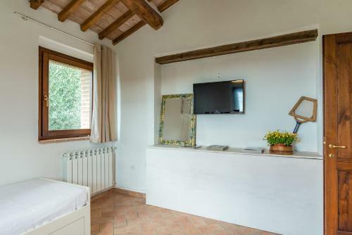 Villa Casale Montegiovi 6&4