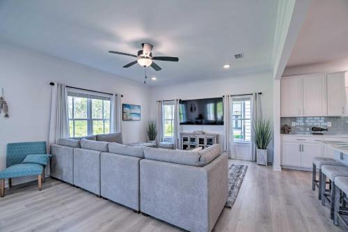 Orange Beach Home With Deck And Wolf Bay Views!