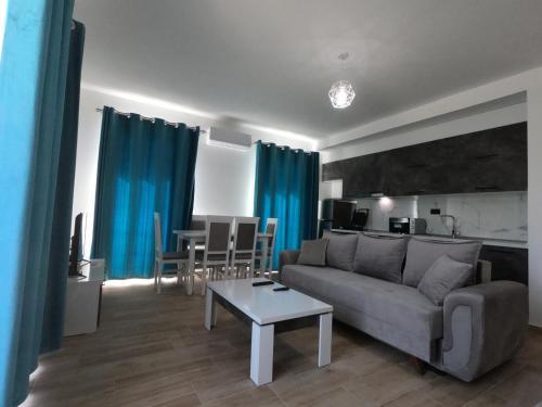 R&i Sea And Mountain View Apartments Radhim�