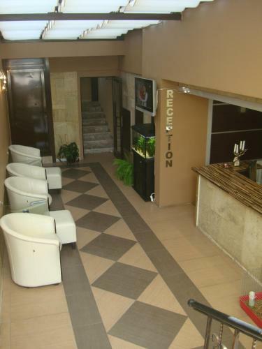 Hostal Guest House Lazur