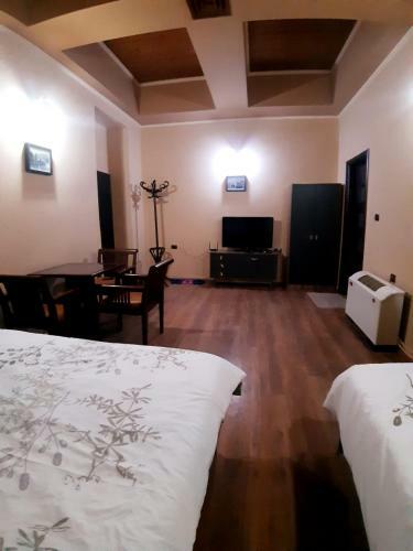Bizanti's Apartment