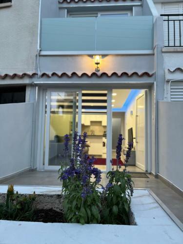 Luxurious Maisonette Near The Beach