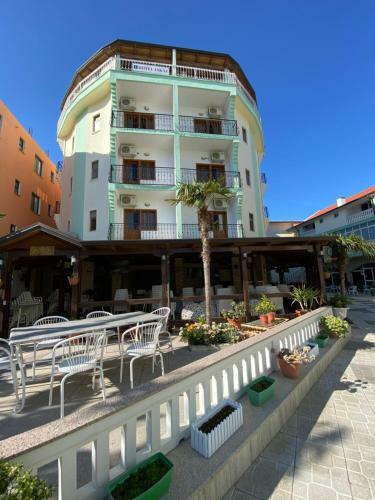 Hotel Kompleksi Jakaj