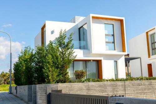 Villa Laurus 2 With Private Pool