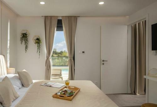 Villa Coralis With Heated Pool