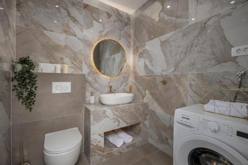 Villa Coralis With Heated Pool