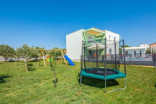 Villa Nin Holiday Home With Pool