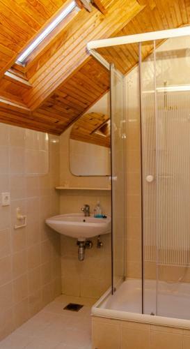 R�za Apartman - Balatonfenyves