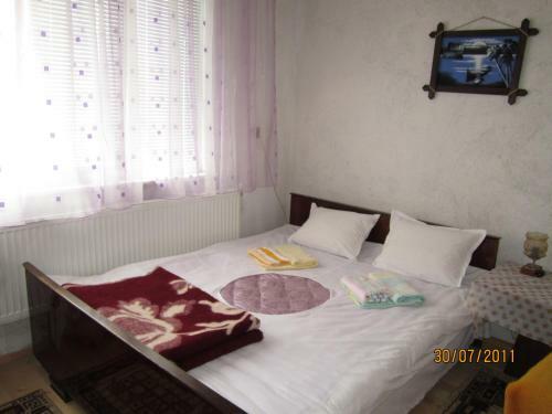 Hostal Kristal Guest House