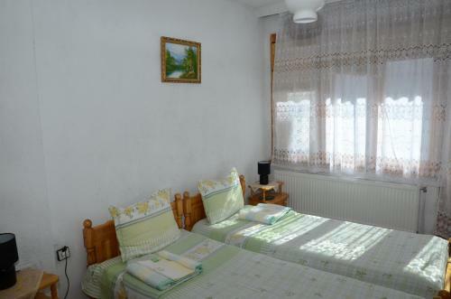 Hostal Kristal Guest House