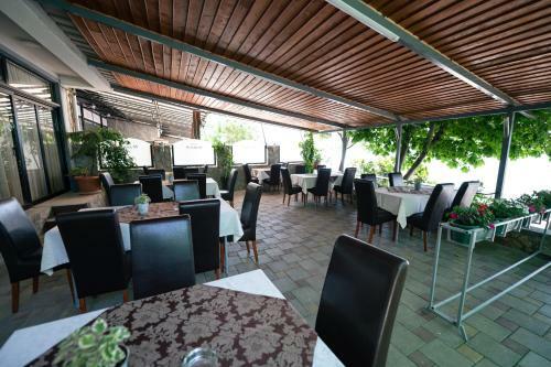 Bed & Breakfast Hotel Holiday-m