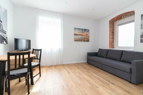 Top Street One Apartments, By Cohost