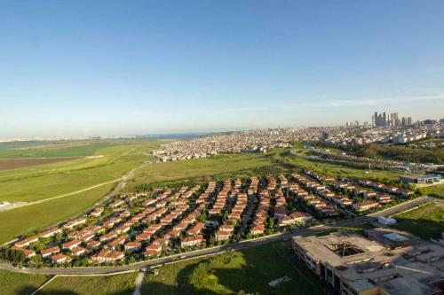 Lake View Luxury Apart With Everything You Need