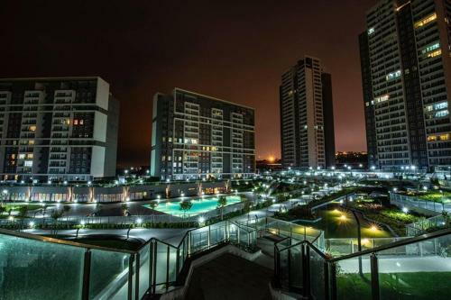 Lake View Luxury Apart With Everything You Need