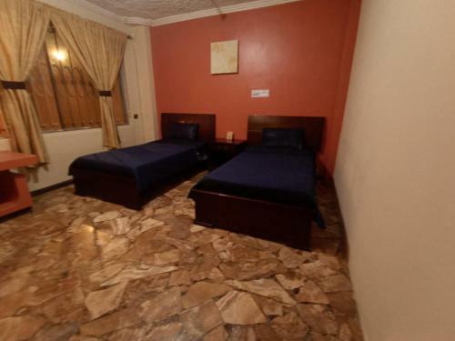 Alojamiento Hostal Reshouse