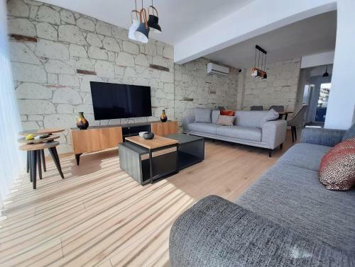 Ala�at? M�stakil Havuzlu Sarma??k Villa