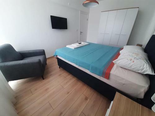 Ala�at? M�stakil Havuzlu Sarma??k Villa