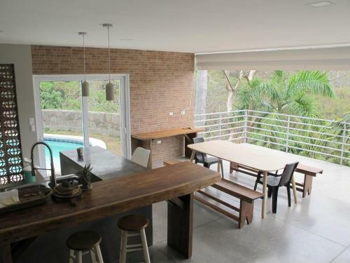 Xanadu, La Joya Surf House