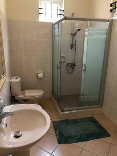 Private Villa With Pool 5 Mins Walk From The Beach