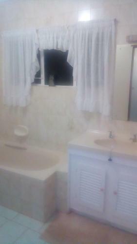 Hostal Elwandle Guest House