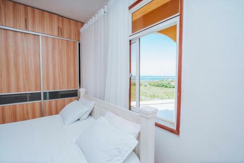 Cozy Bespoke Ocean View Penthouse Apartment