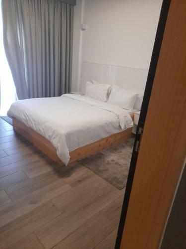 Trending Star Apartments