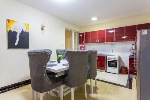 Stay.plus Mango Court Apartment Kilimani