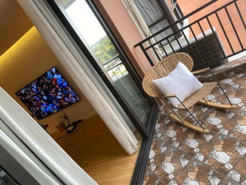 Private Self-contained Room In Apartment X