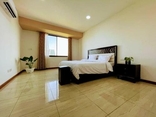 Hostal Penthouse En-suite Bedroom