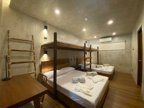 Shorebreak Hostel
