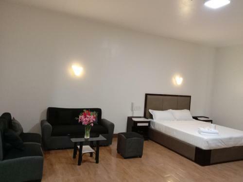 Meaco Royal Hotel- Lucena