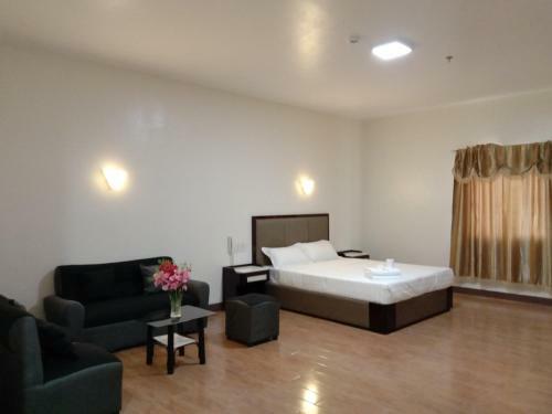 Meaco Royal Hotel- Lucena