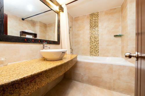 Goldcoast Da Nang Hotel