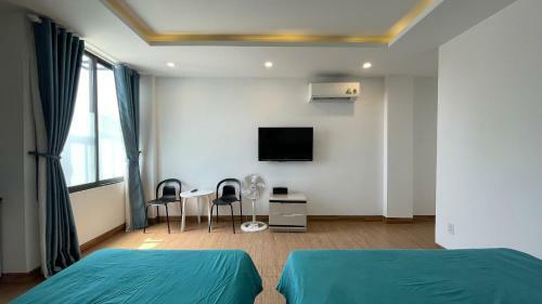 Lyn's Hotel & Apartment