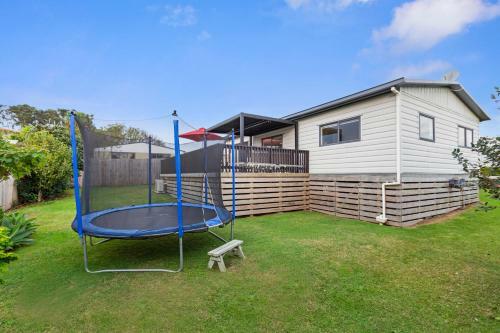 Raglan Beach Retreat - Raglan Holiday Home