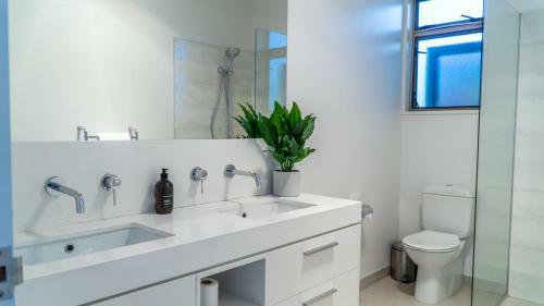 Morrows Mead - Sleeps 8 - Spa Pool - Close To Lake - Lake Views