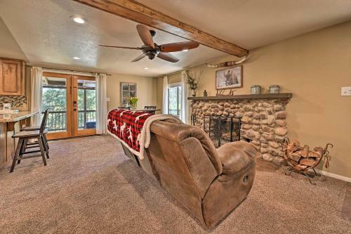 Pet-friendly Pine Cabin With Deck And Game Room!