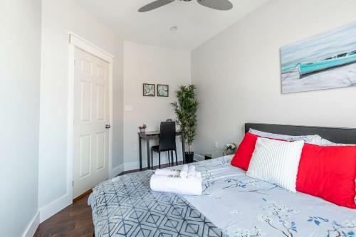 Upscale 2br With King Bed - Boutique Apartment - Prime Location