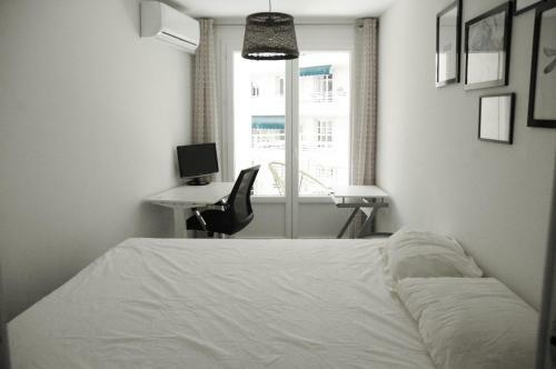 Design Apartment For 4 People In Antibes By Weekome