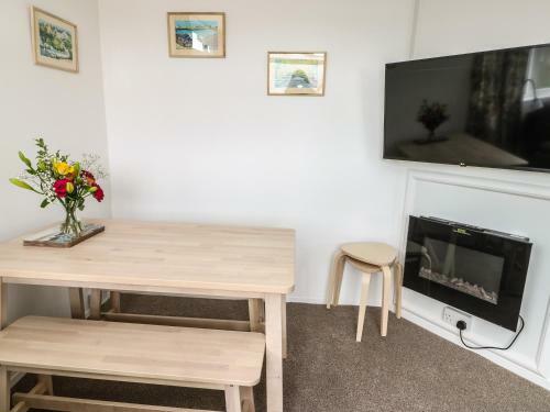 1 Pentre Bach