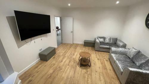 Beautiful 7-bed House In Bexleyheath