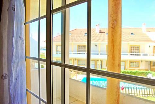 Carlos House - Baleal Beach, Sunny Balcony, Shared Pool