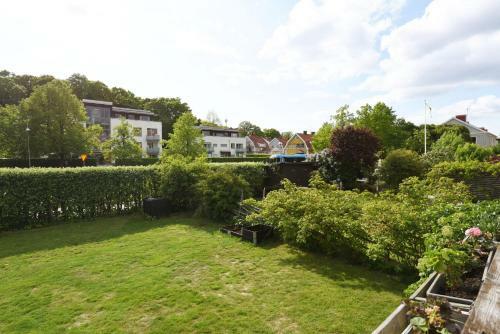 Well-equipped Terraced House In Beautiful Orgryte