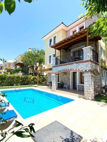 Villa Perdikia 2