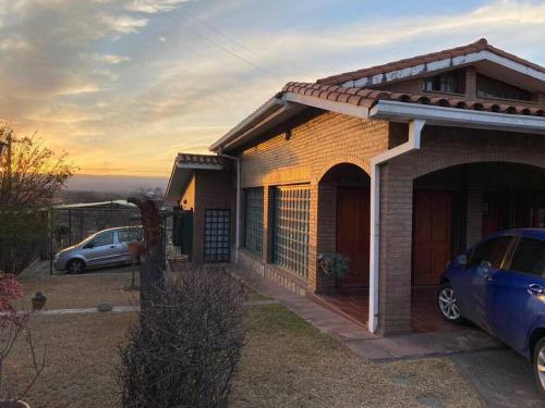 Casa Con Vista A Las Sierras