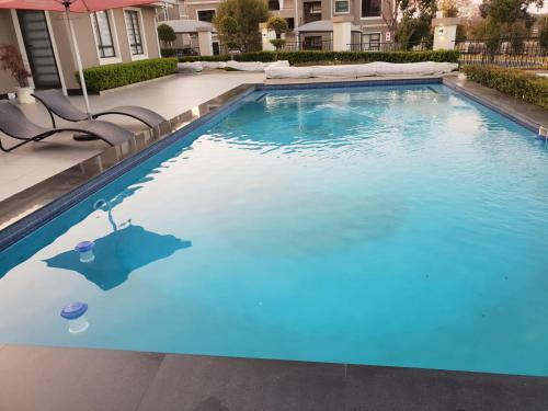 2bed Luxury Hotel Apartment. Fourways